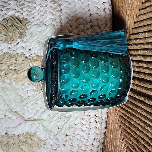House of Harlow 1960 ocean jasper soy blend candle in a teal hobnail jar  10oz - Picture 2 of 11